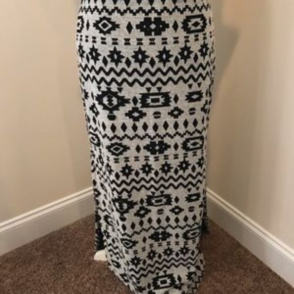 EUC Kiss & Cry Fitted Aztec Maxi Skirt - Size M - Picture 3 of 4
